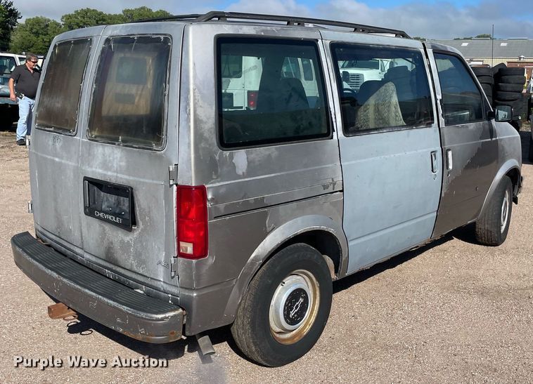 image for item ME9884 1991 Chevrolet Astro  van