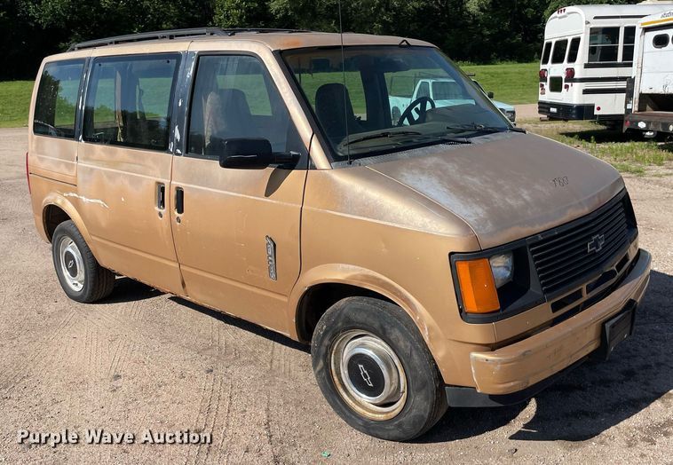 image for item ME9885 1991 Chevrolet Astro  van