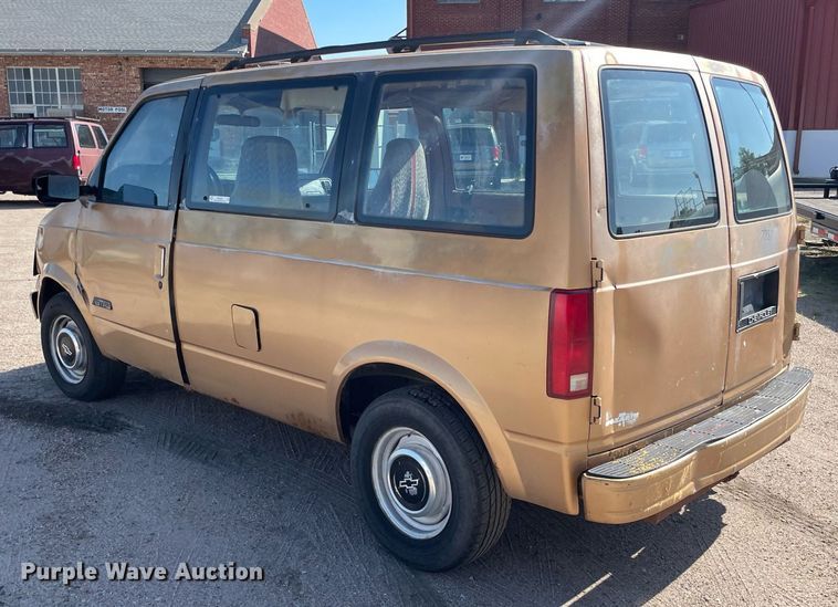 image for item ME9885 1991 Chevrolet Astro  van