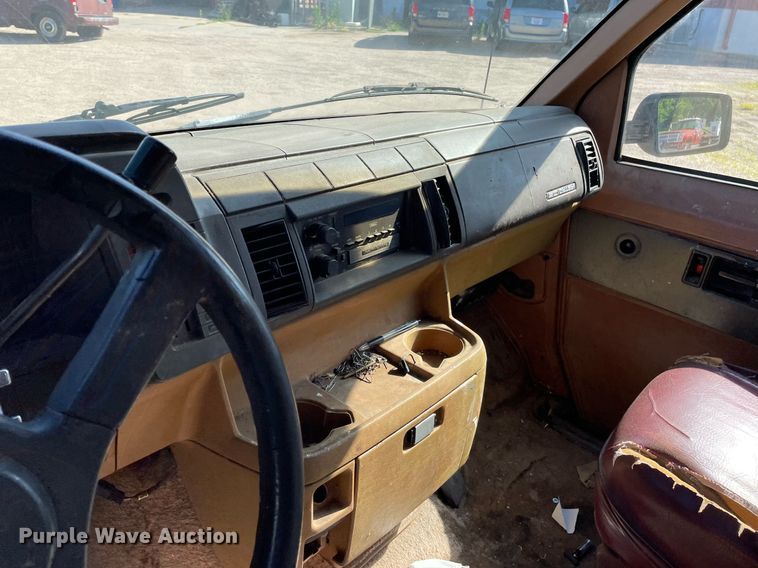 image for item ME9885 1991 Chevrolet Astro  van