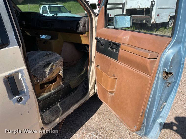 image for item ME9886 1991 Chevrolet Astro  van