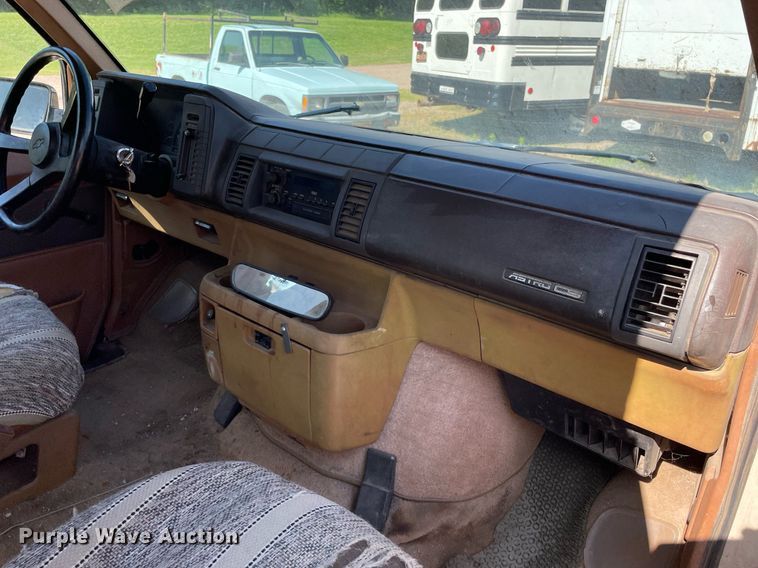 image for item ME9886 1991 Chevrolet Astro  van