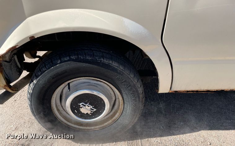 image for item ME9886 1991 Chevrolet Astro  van