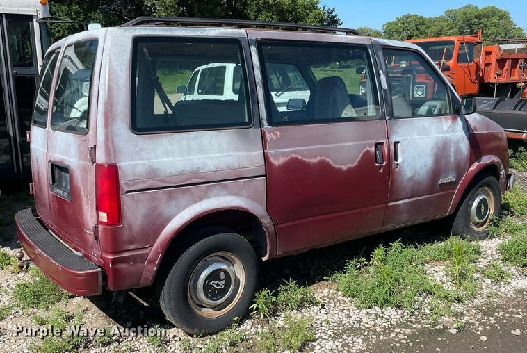 image for item ME9887 1991 Chevrolet Astro  van