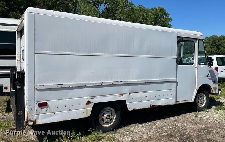 image for item ME9888 1979 Chevrolet Step Van 20  delivery van