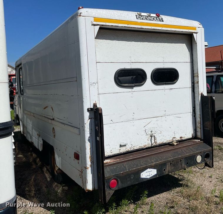 image for item ME9888 1979 Chevrolet Step Van 20  delivery van