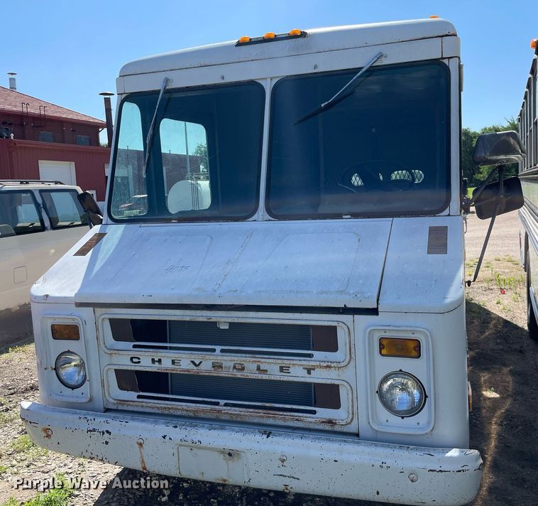 image for item ME9888 1979 Chevrolet Step Van 20  delivery van