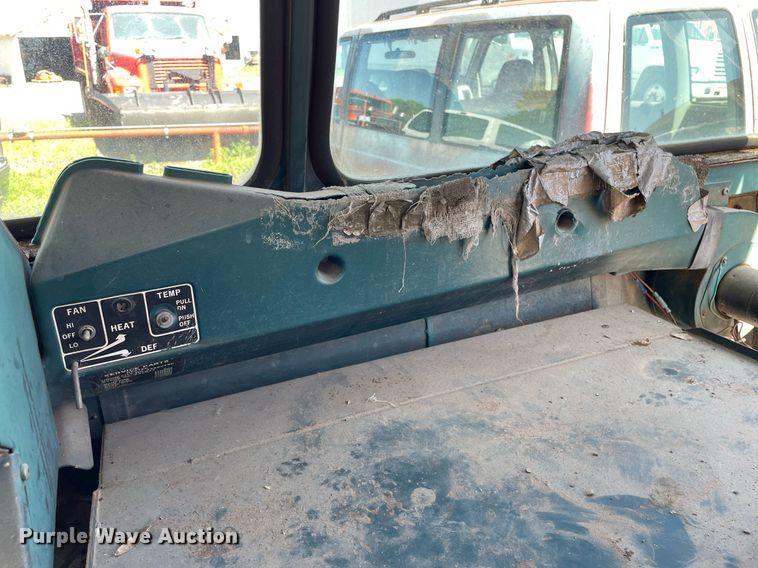 image for item ME9888 1979 Chevrolet Step Van 20  delivery van