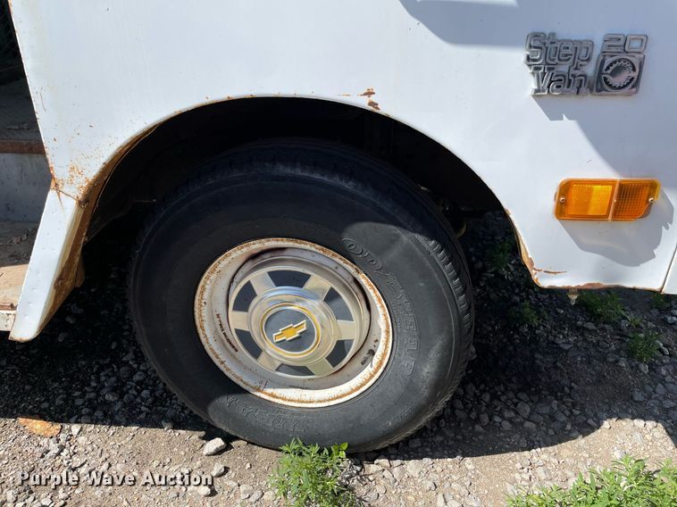 image for item ME9888 1979 Chevrolet Step Van 20  delivery van