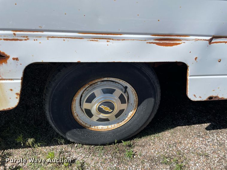 image for item ME9888 1979 Chevrolet Step Van 20  delivery van