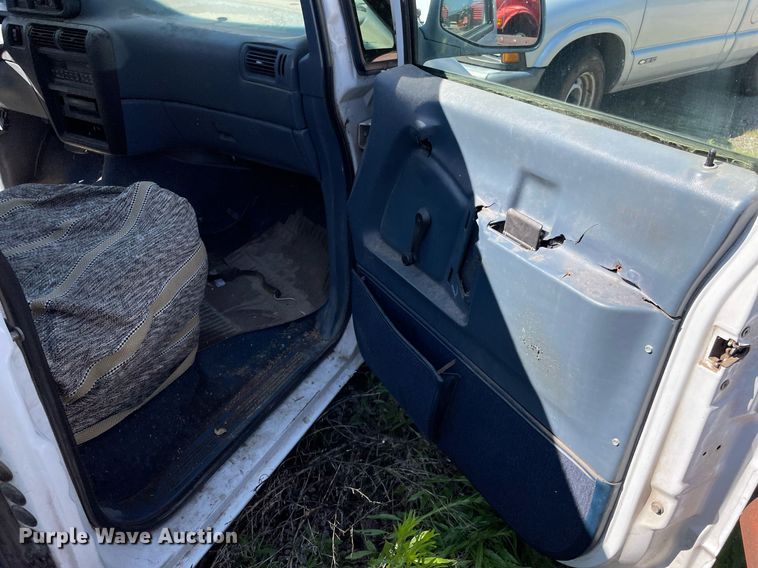 image for item ME9889 1997 Ford Aerostar  van