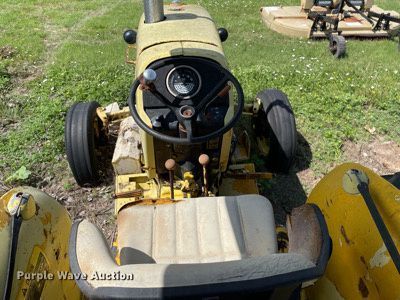 image for item ME9895 1980 John Deere 2640A  tractor