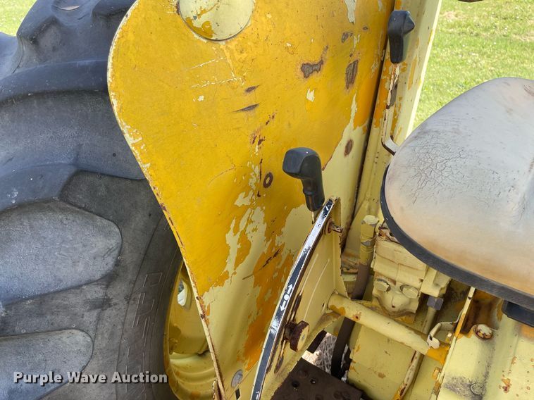 image for item ME9895 1980 John Deere 2640A  tractor