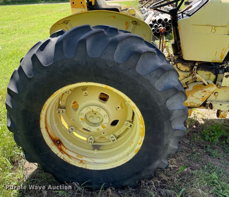 image for item ME9895 1980 John Deere 2640A  tractor