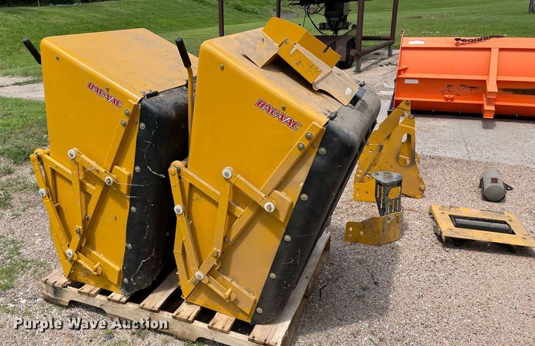 image for item ME9897 (2) Hustler Super Z ZTR lawn mowers