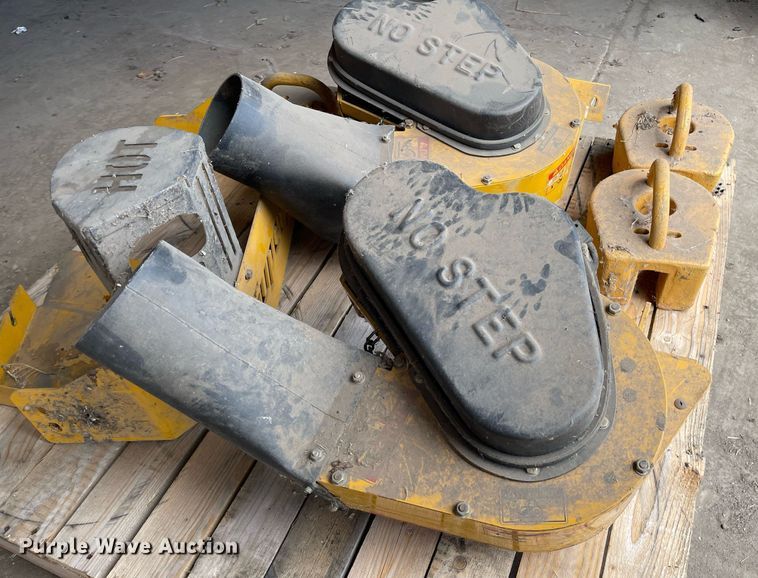 image for item ME9897 (2) Hustler Super Z ZTR lawn mowers