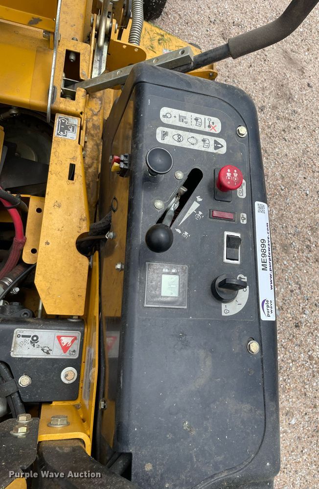 image for item ME9899 Hustler Super Z Hyperdrive  ZTR lawn mower