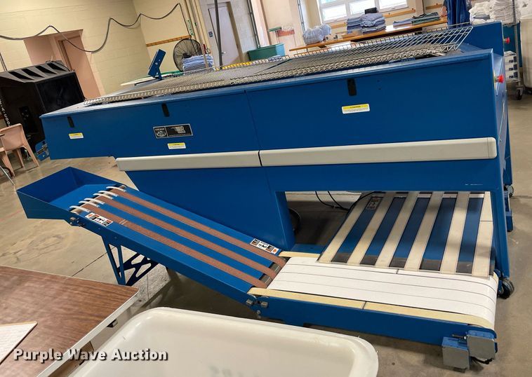 image for item ME9902 Chicago Dryer Company Air Chicago XL  laundry folder