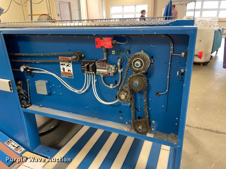 image for item ME9902 Chicago Dryer Company Air Chicago XL  laundry folder