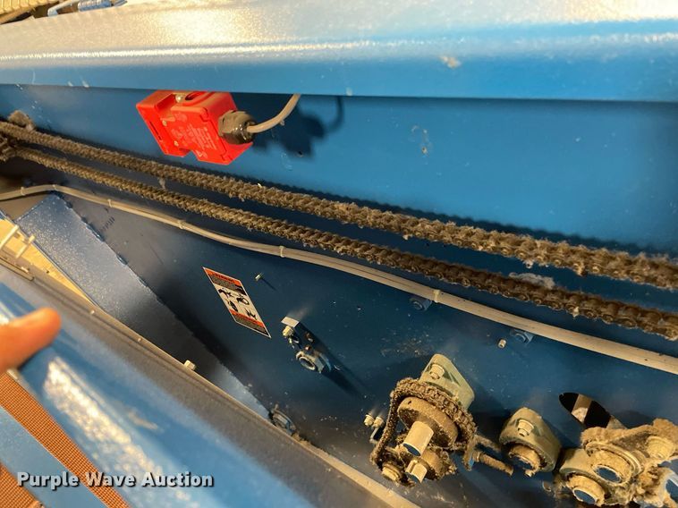 image for item ME9902 Chicago Dryer Company Air Chicago XL  laundry folder