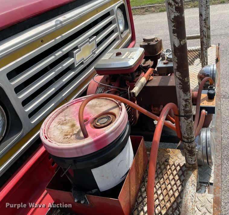 image for item ME9941 1976 Chevrolet C60  tanker fire truck