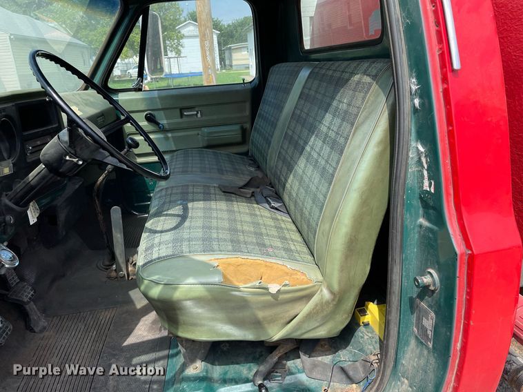 image for item ME9941 1976 Chevrolet C60  tanker fire truck