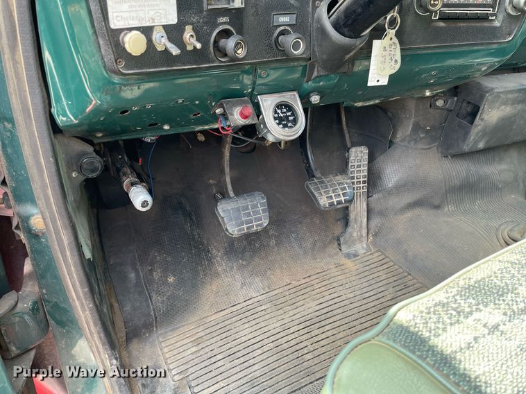 image for item ME9941 1976 Chevrolet C60  tanker fire truck