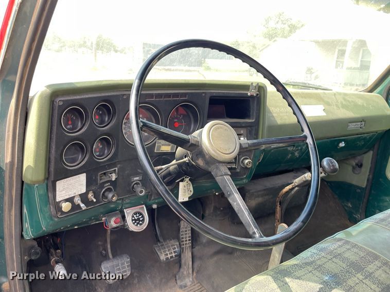 image for item ME9941 1976 Chevrolet C60  tanker fire truck