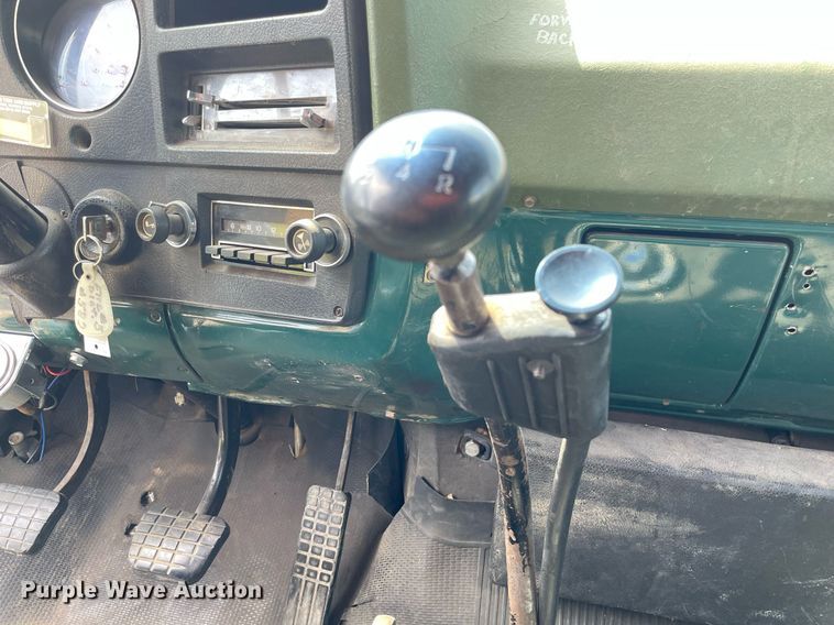 image for item ME9941 1976 Chevrolet C60  tanker fire truck