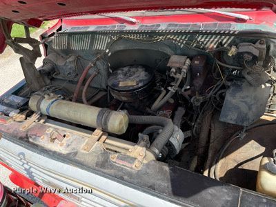 image for item ME9941 1976 Chevrolet C60  tanker fire truck