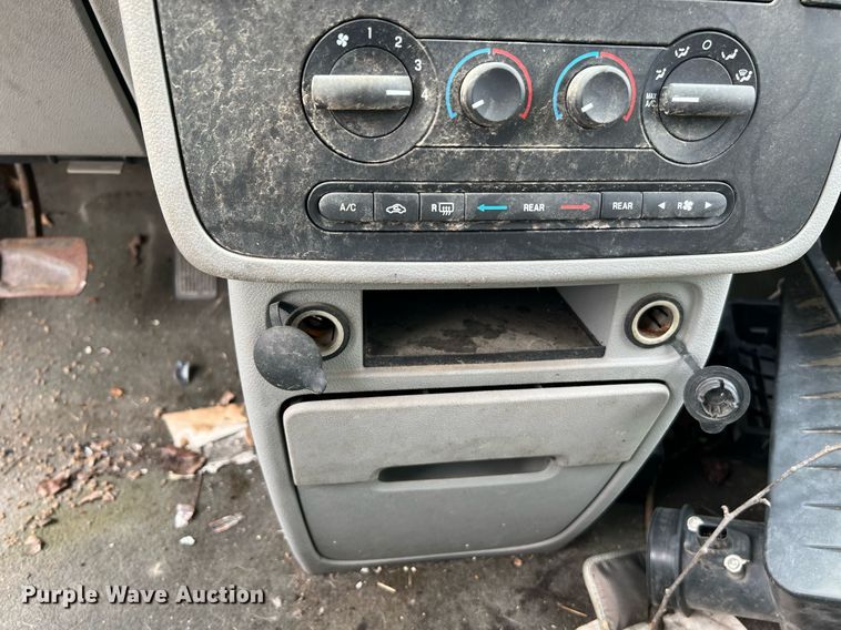 image for item MF9941 2004 Ford Freestar  van