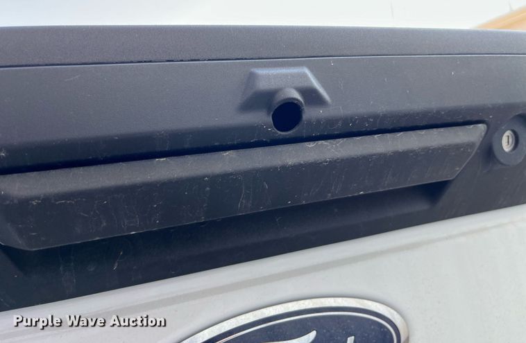 image for item MG9306 Ford F350  pickup truck bed