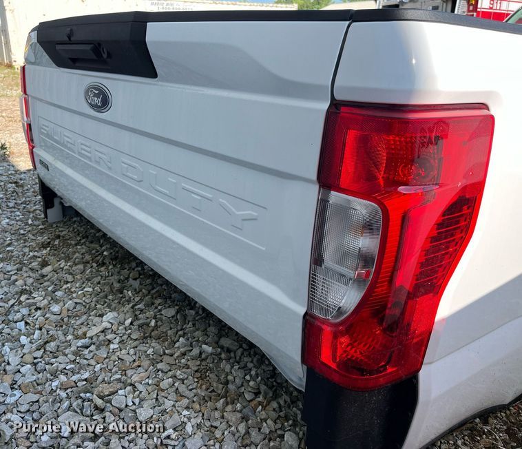 image for item MG9306 Ford F350  pickup truck bed