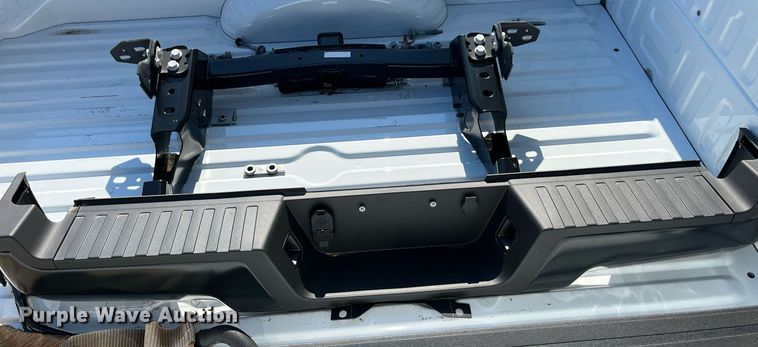 image for item MG9306 Ford F350  pickup truck bed