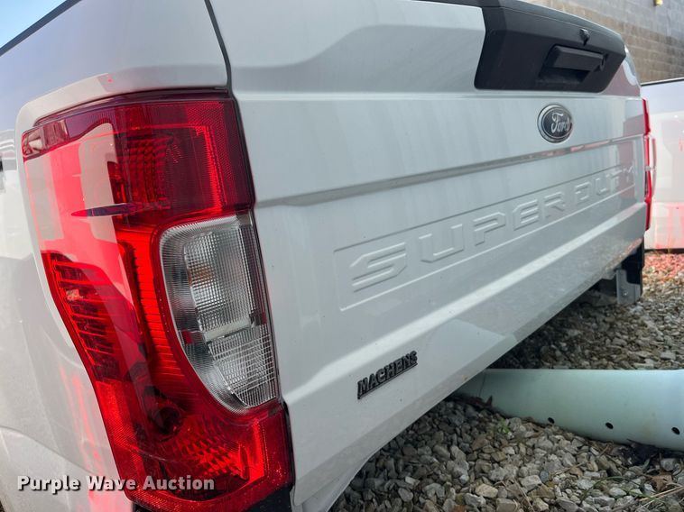 image for item MG9307 Ford F350  pickup truck bed