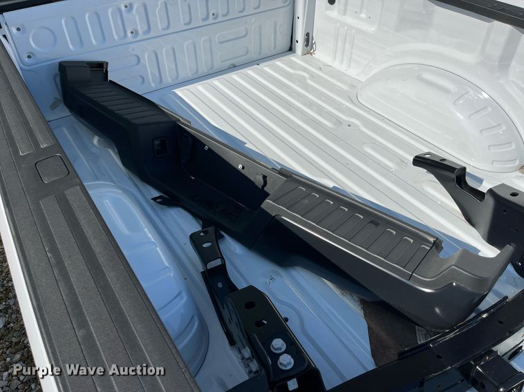 image for item MG9307 Ford F350  pickup truck bed