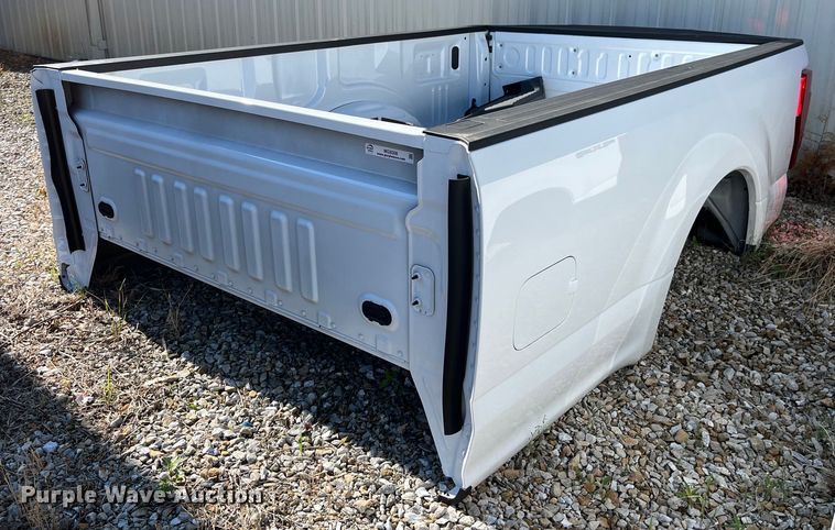 image for item MG9308 Ford F350  pickup truck bed