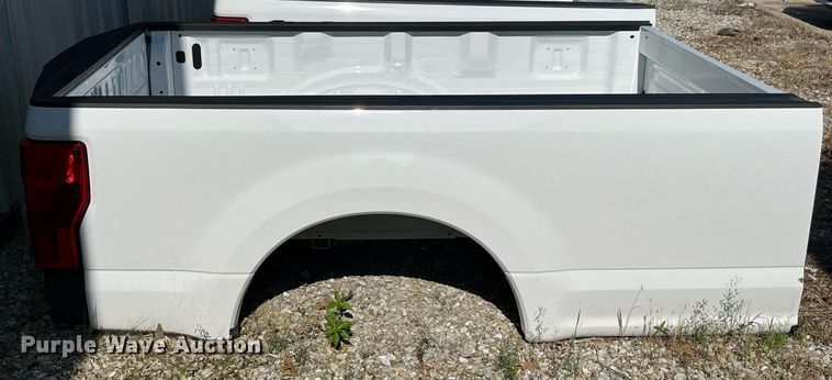 image for item MG9308 Ford F350  pickup truck bed