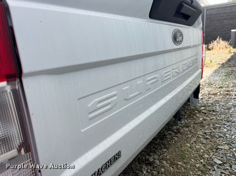 image for item MG9308 Ford F350  pickup truck bed