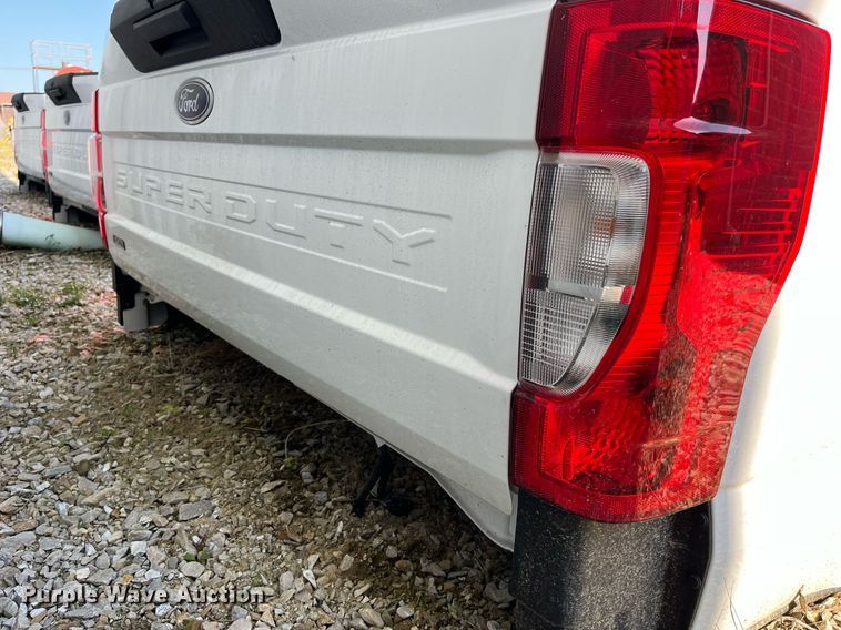 image for item MG9308 Ford F350  pickup truck bed