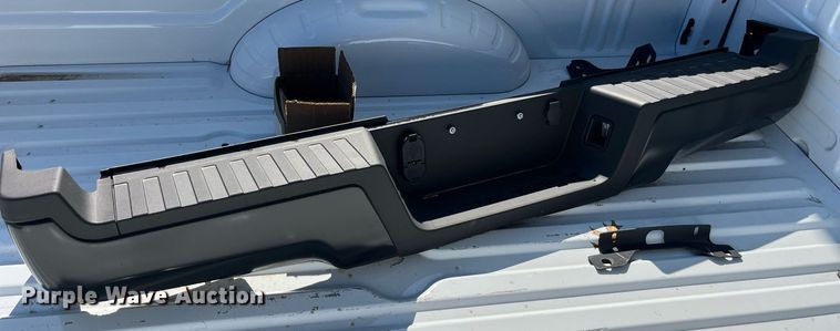 image for item MG9308 Ford F350  pickup truck bed