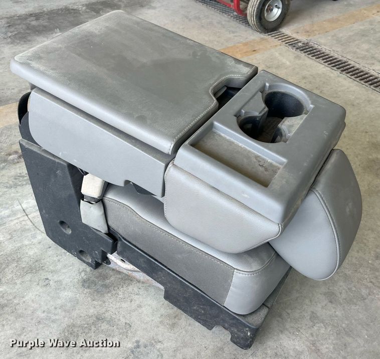 image for item MG9323 2019 Ford F350  seat