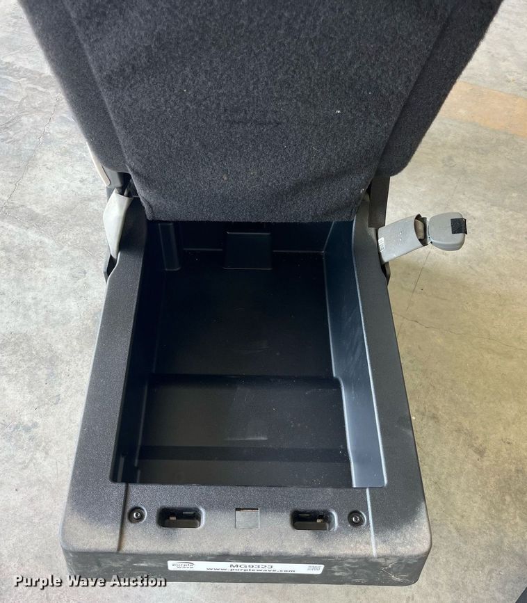 image for item MG9323 2019 Ford F350  seat