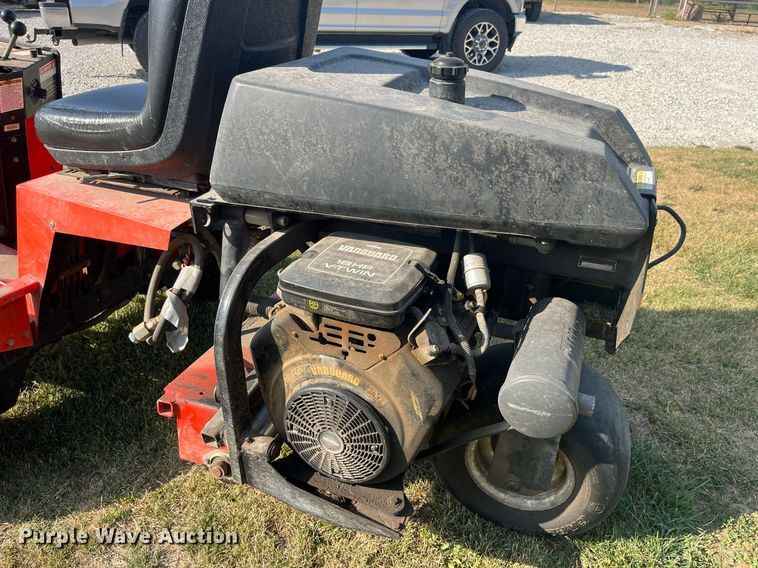 image for item MG9326 2007 Jacobsen Greens King IV Plus  triplex greens roller