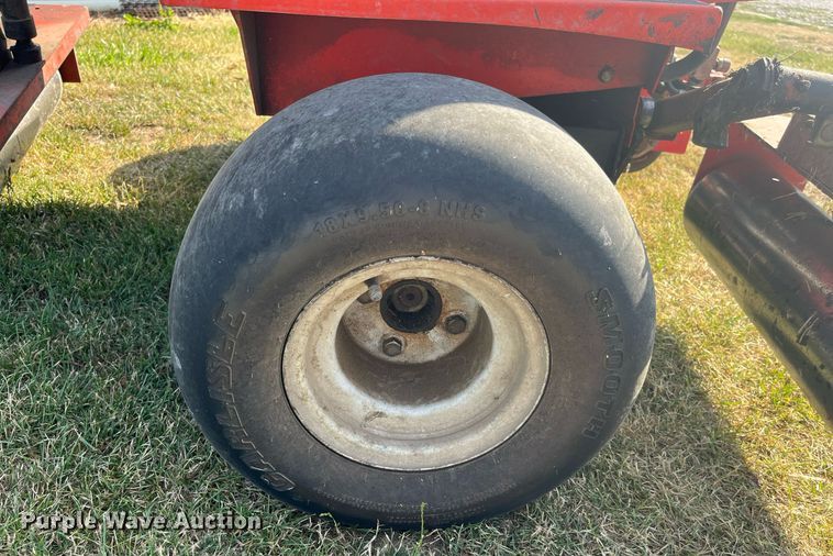 image for item MG9326 2007 Jacobsen Greens King IV Plus  triplex greens roller