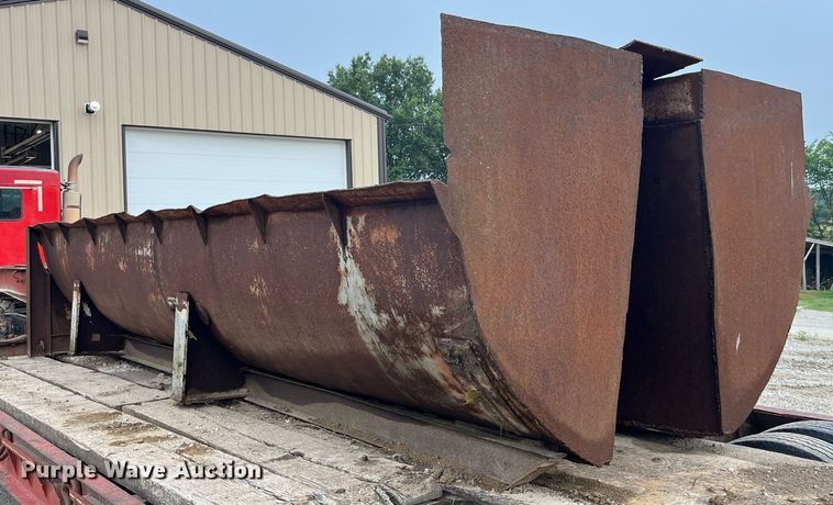 image for item MG9332 Dump bed liner