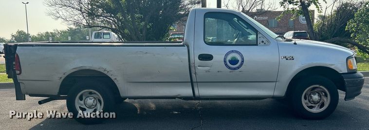 image for item MG9955 2003 Ford F150 XL  pickup truck