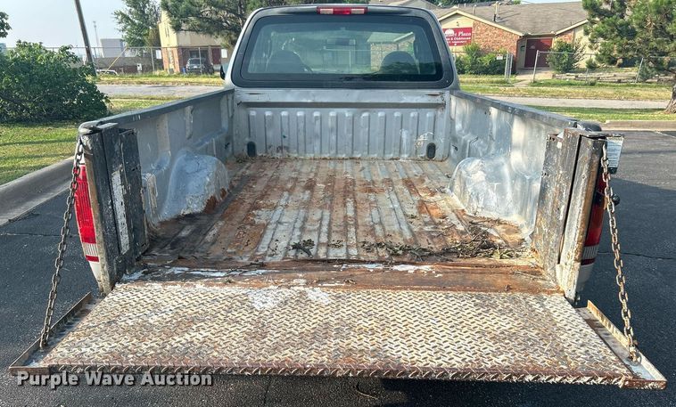 image for item MG9955 2003 Ford F150 XL  pickup truck