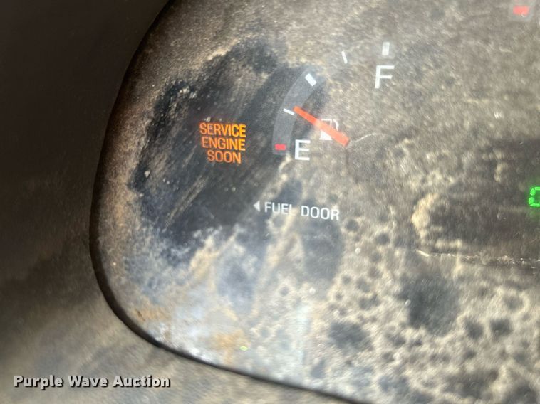 image for item MG9955 2003 Ford F150 XL  pickup truck