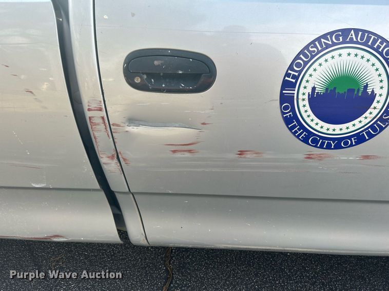 image for item MG9955 2003 Ford F150 XL  pickup truck